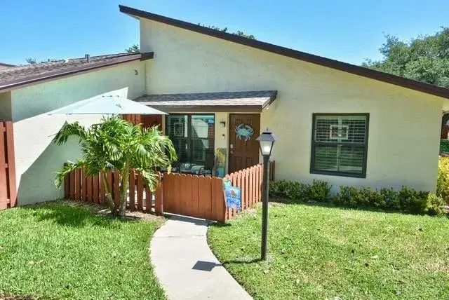 Picture of 7940 SE Villa Cir 7940, Hobe Sound, FL 33455