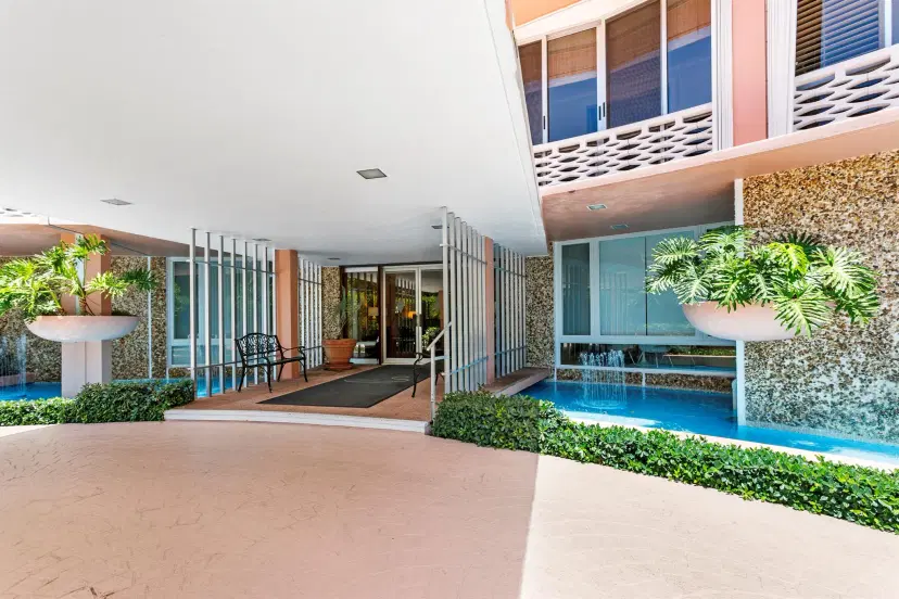 Picture of 315 S Lake Drive 3F, Palm Beach FL 33480