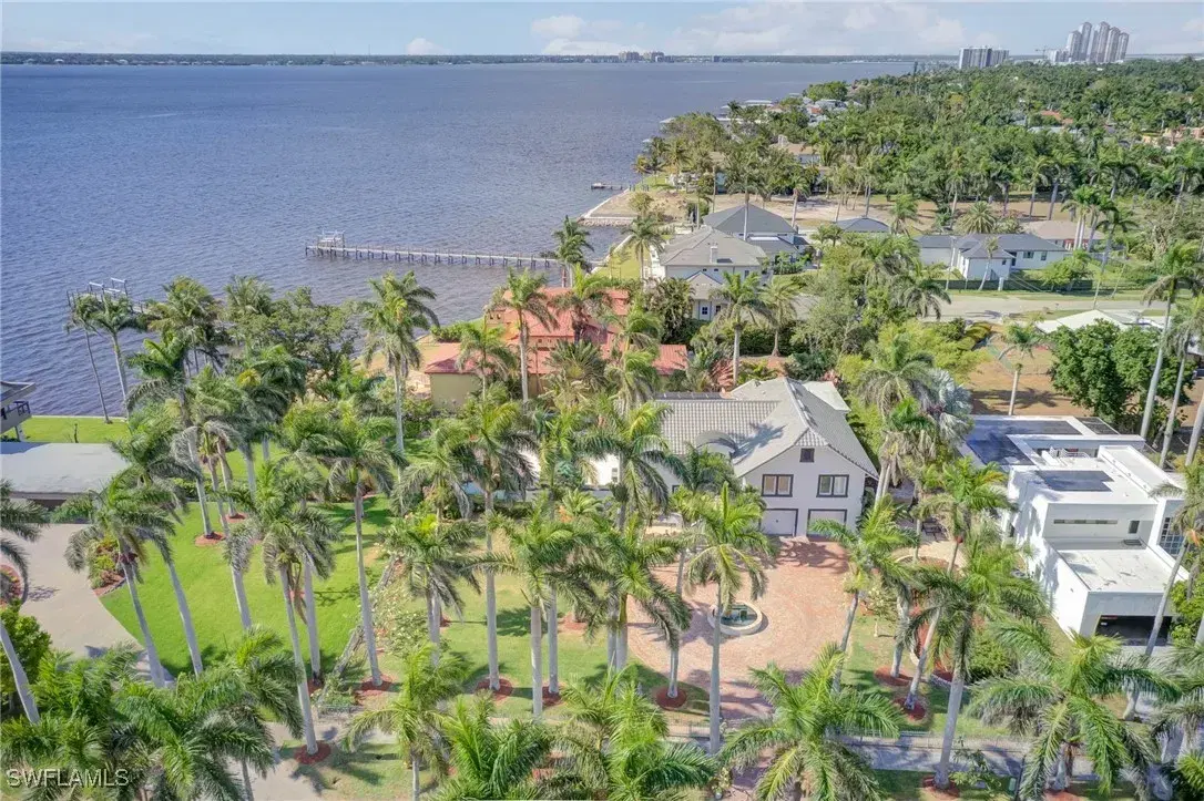 Picture of 1205 Caloosa Dr, Fort Myers, FL 33901