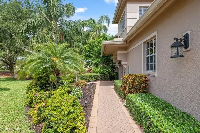 Picture of 770 Regency Reserve Cir 1803, Naples FL 34119
