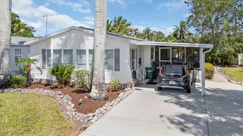 Picture of 256 Riverwood Rd, Naples FL 34114