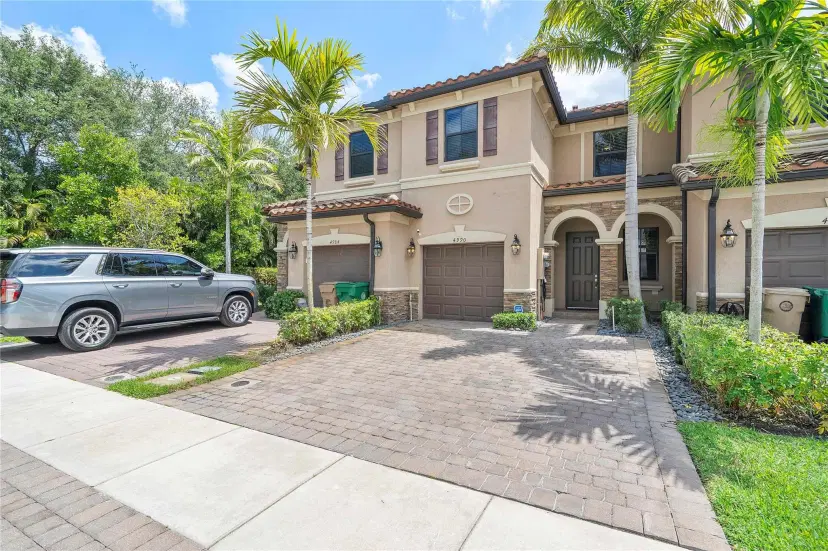 Picture of 4990 Loebner Ter, Davie FL 33314