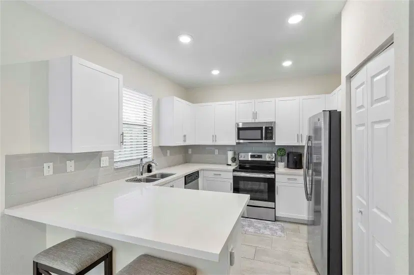 Picture of 4990 Loebner Ter, Davie FL 33314