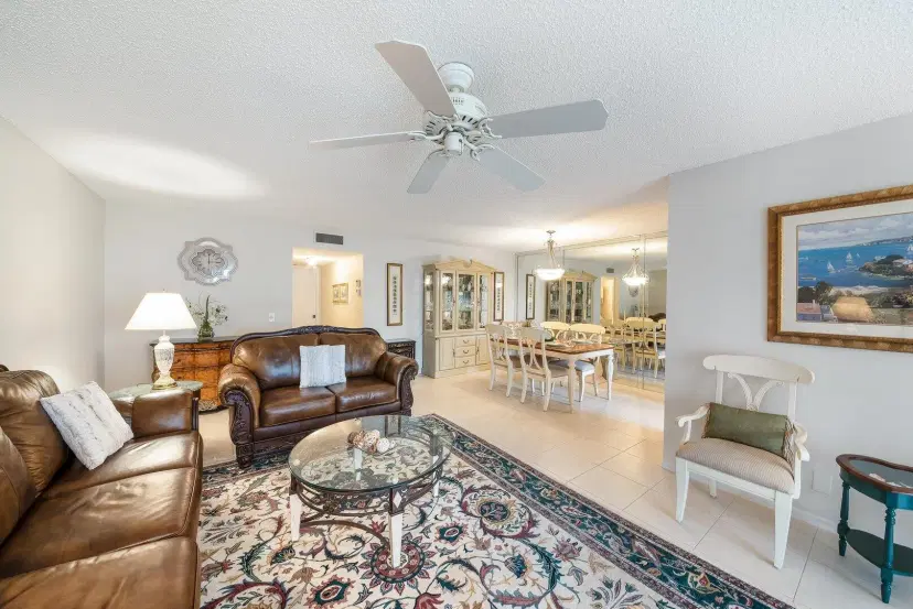 Picture of 1402 High Point Way Sw B, Delray Beach FL 33445