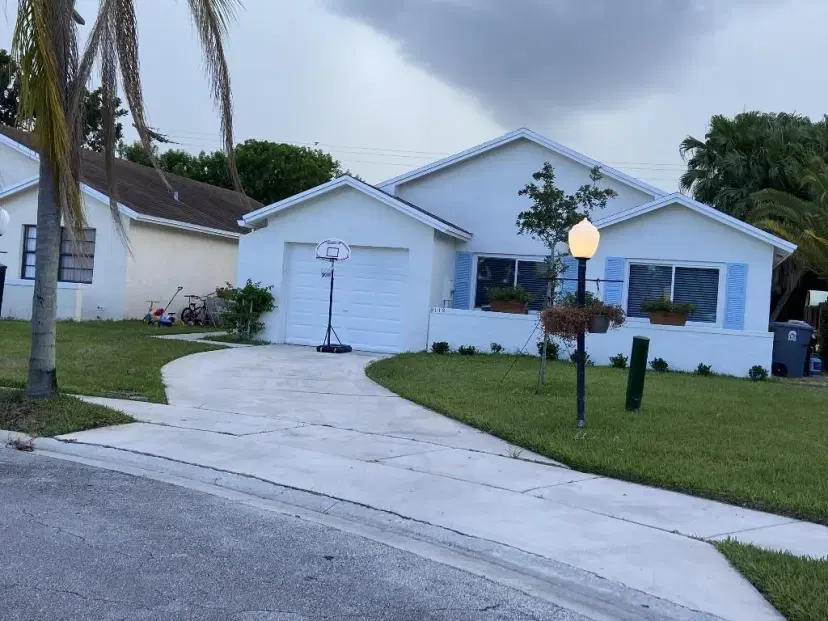Picture of 9112 Pine Springs Dr, Boca Raton FL 33428