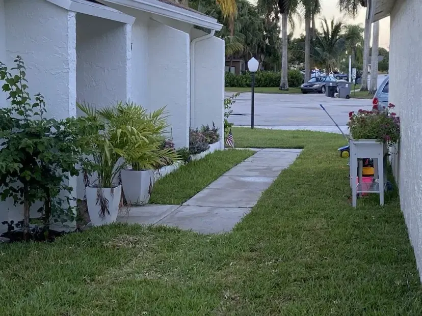 Picture of 9112 Pine Springs Dr, Boca Raton FL 33428