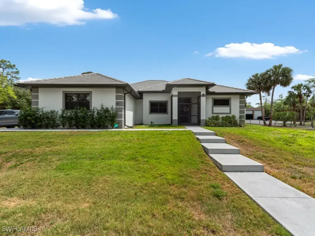Picture of 2538 4Th Ave Ne, Naples, FL 34120