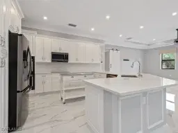 Picture of 2538 4Th Ave Ne, Naples, FL 34120