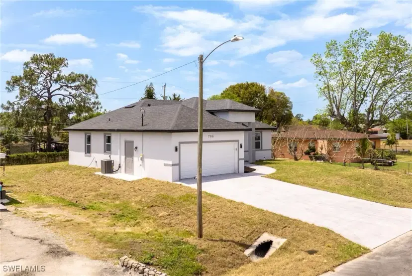 Picture of 706 Coolidge Ave, Lehigh Acres FL 33936