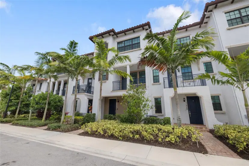 Picture of 11530 SW 13Th Ct 11530, Pembroke Pines FL 33025