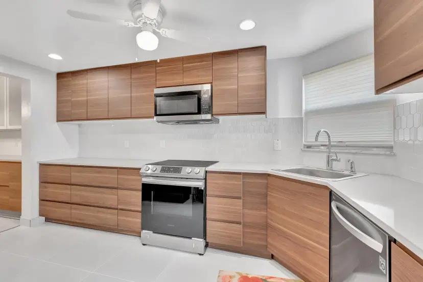 Picture of 3590 Via Poinciana 205, Lake Worth FL 33467