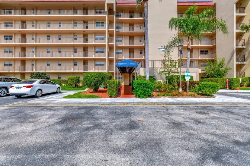 Picture of 3590 Via Poinciana 205, Lake Worth FL 33467