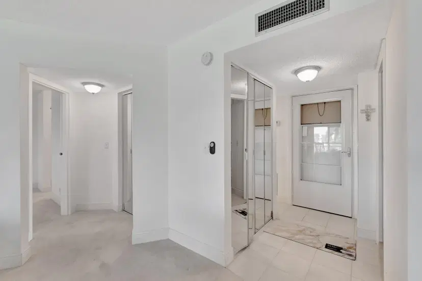 Picture of 3590 Via Poinciana 205, Lake Worth FL 33467