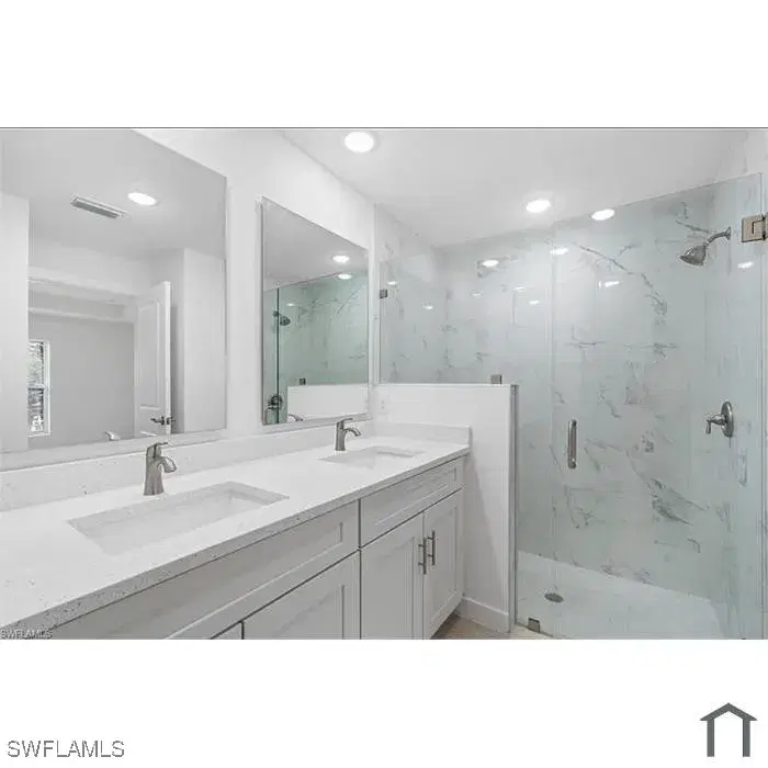 Picture of 919 Hepburn Ave, Lehigh Acres FL 33974