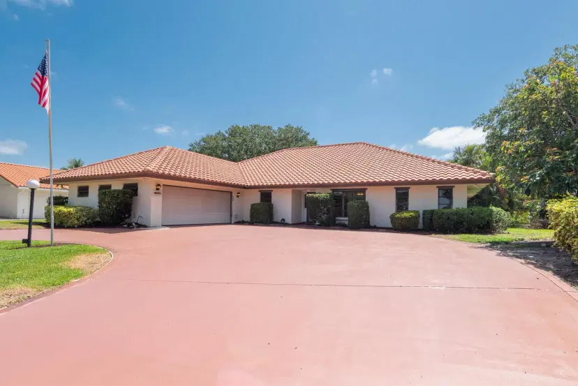 Picture of 3984 SE Fairway E, Stuart FL 34997