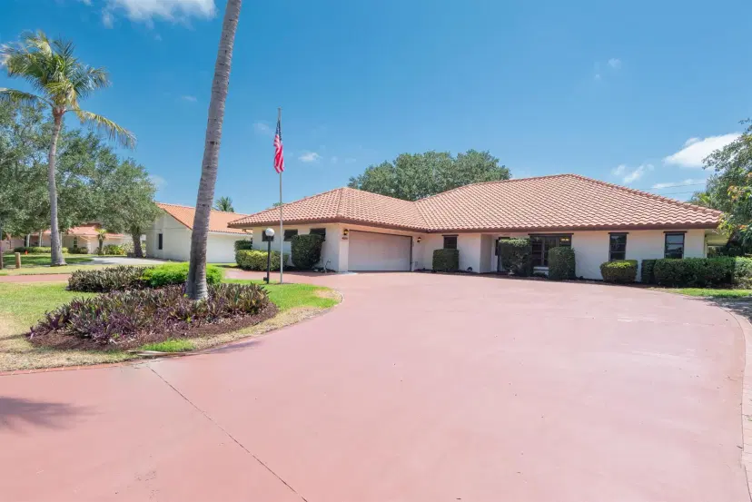 Picture of 3984 SE Fairway E, Stuart FL 34997