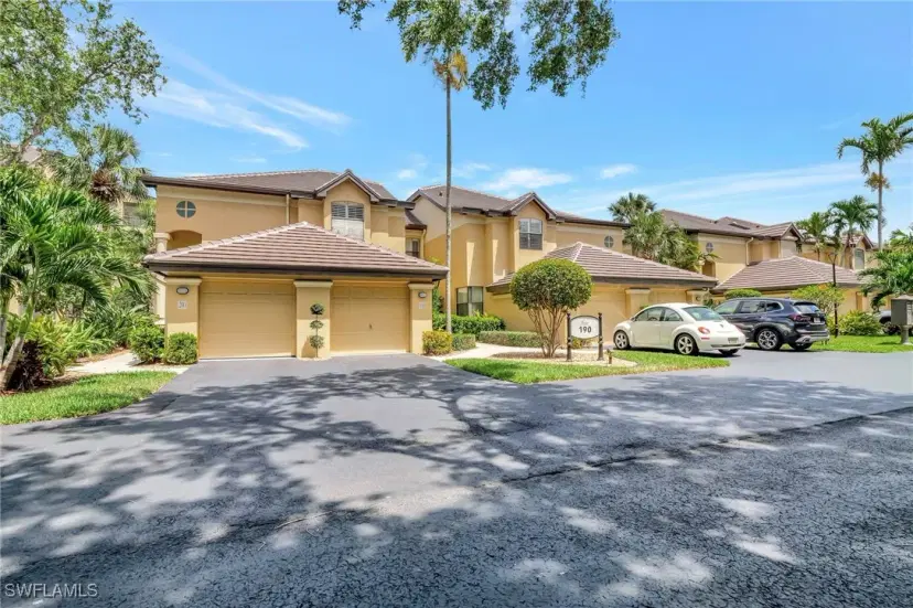 Picture of 190 Vintage Cir 202, Naples FL 34119