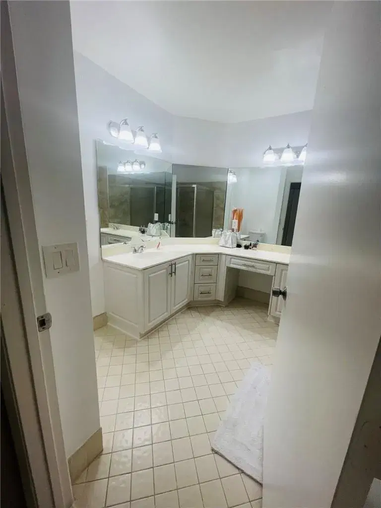 Picture of 5229 Brisata Cir H, Boynton Beach FL 33437