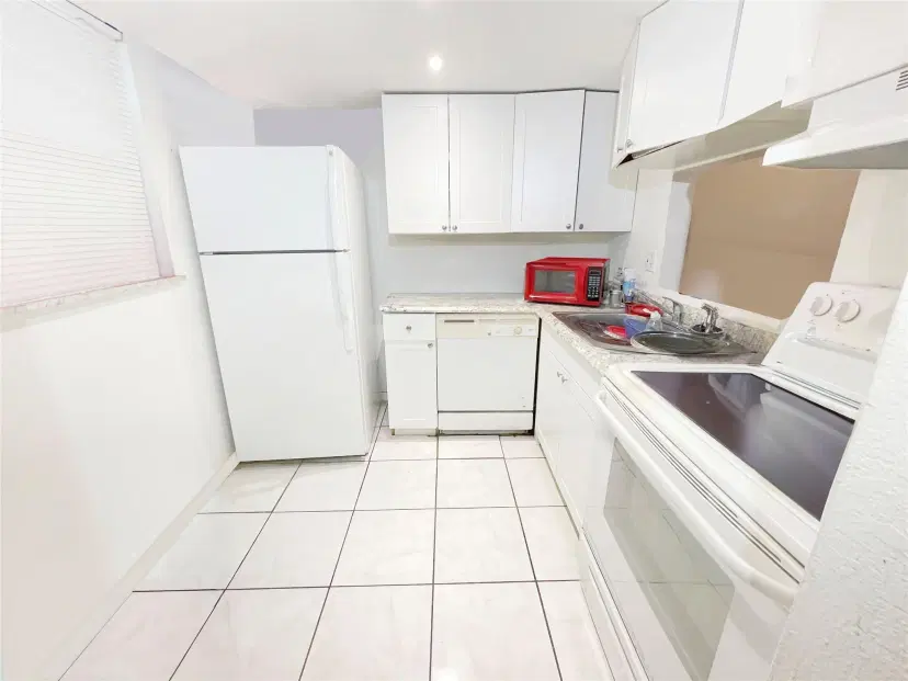 Picture of 2800 NW 56Th Ave E102, Lauderhill FL 33313