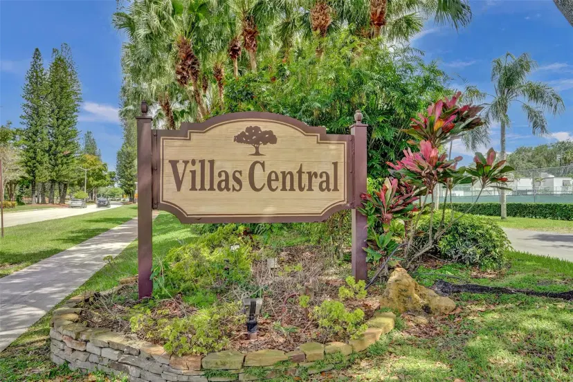 Picture of 1680 W Golfview Dr 1680, Pembroke Pines FL 33026