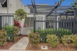 Picture of 1680 W Golfview Dr 1680, Pembroke Pines, FL 33026