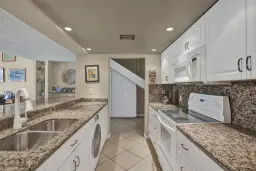 Picture of 1680 W Golfview Dr 1680, Pembroke Pines, FL 33026