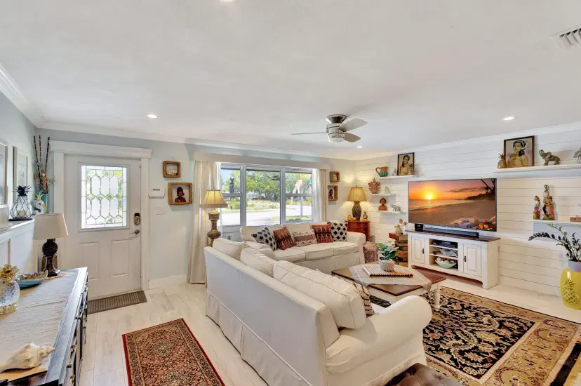 Picture of 206 Evergreen Drive, Lake Park FL 33403