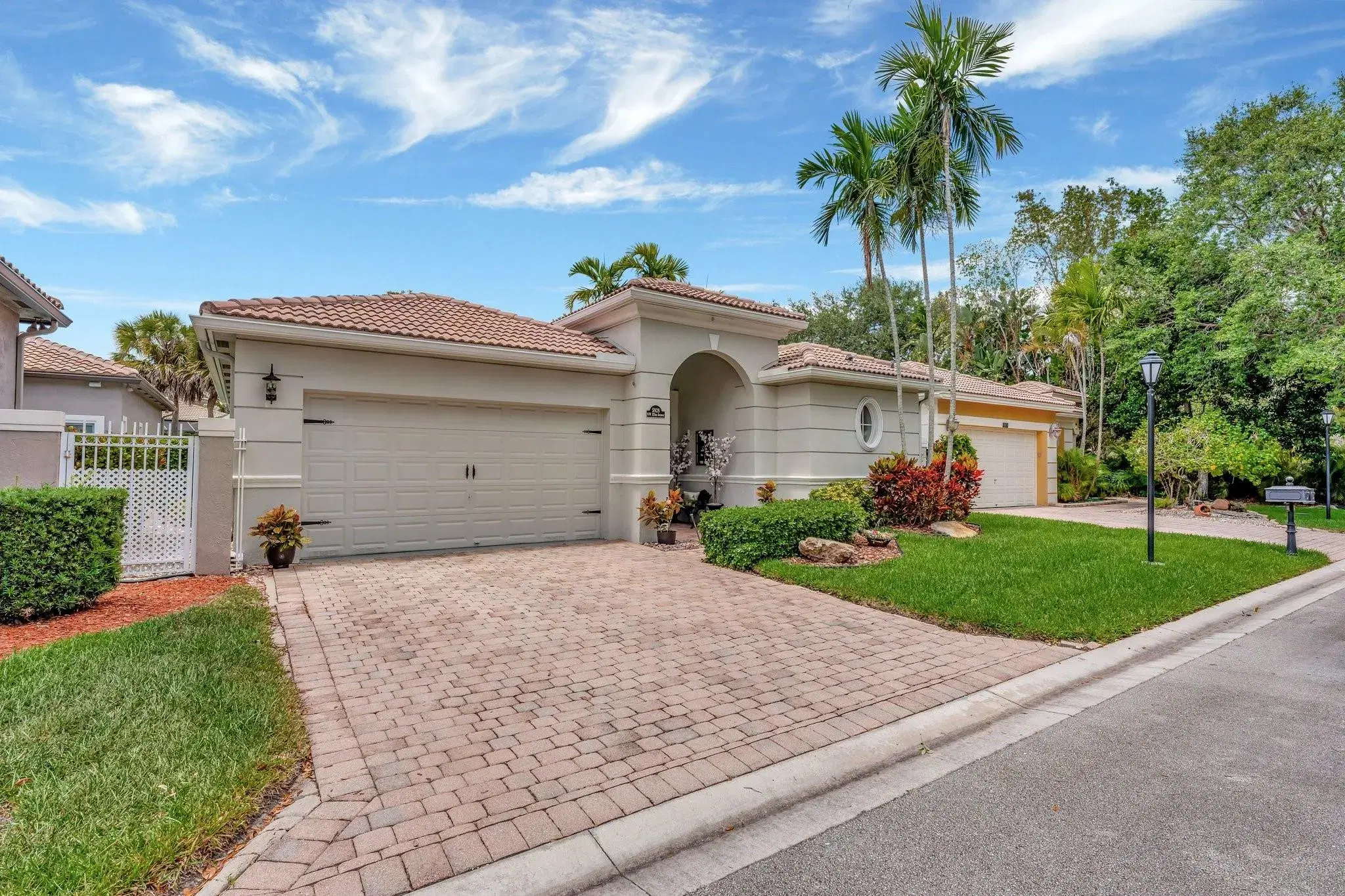 Picture of 5928 NW 123Rd Ave, Coral Springs, FL 33076