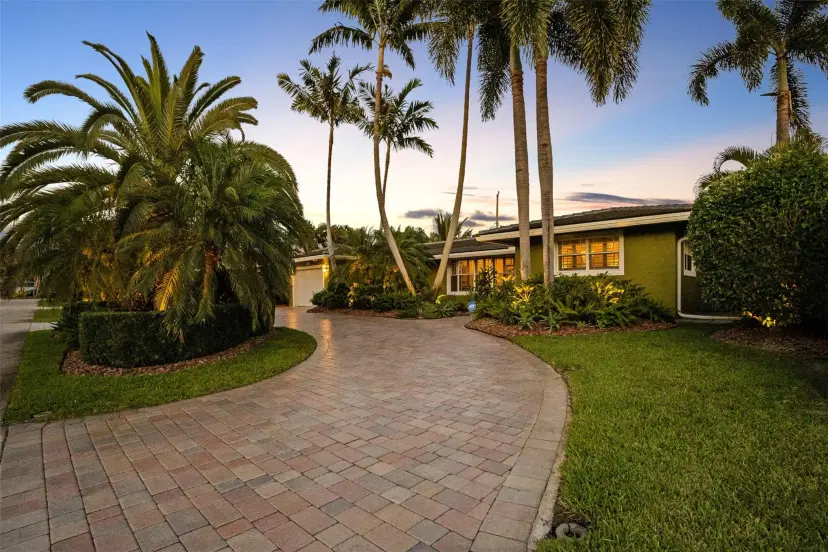 Picture of 4640 Twin Lakes Blvd, Fort Lauderdale FL 33309