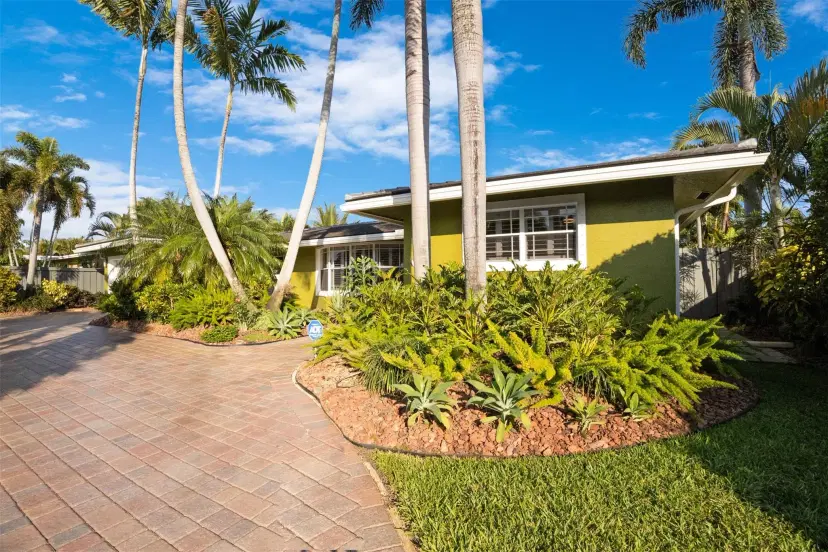 Picture of 4640 Twin Lakes Blvd, Fort Lauderdale FL 33309