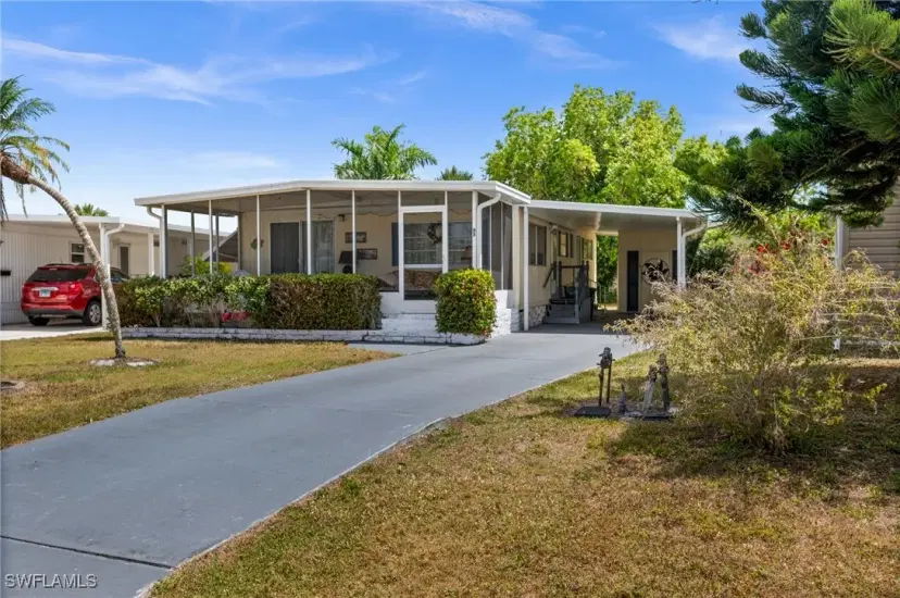 Picture of 65 San Remo Cir, Naples FL 34112