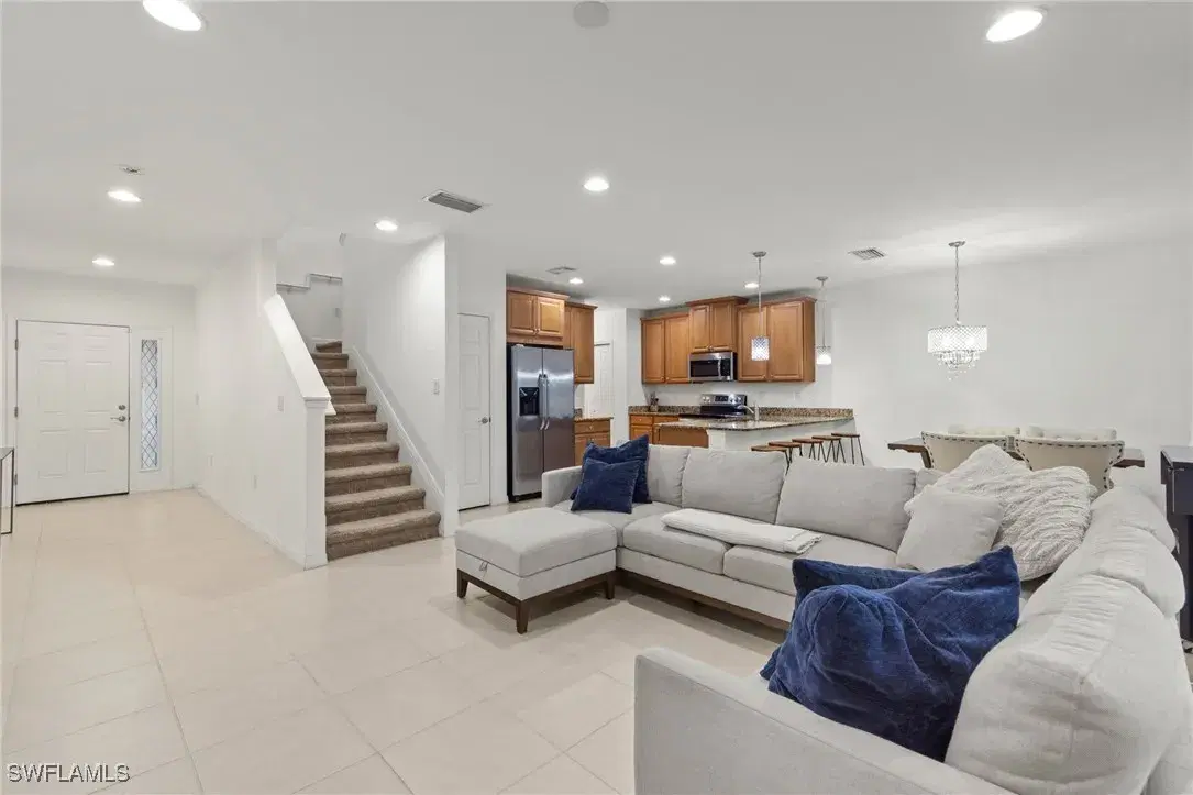 Picture of 12109 Palm Cove St, Fort Myers, FL 33913