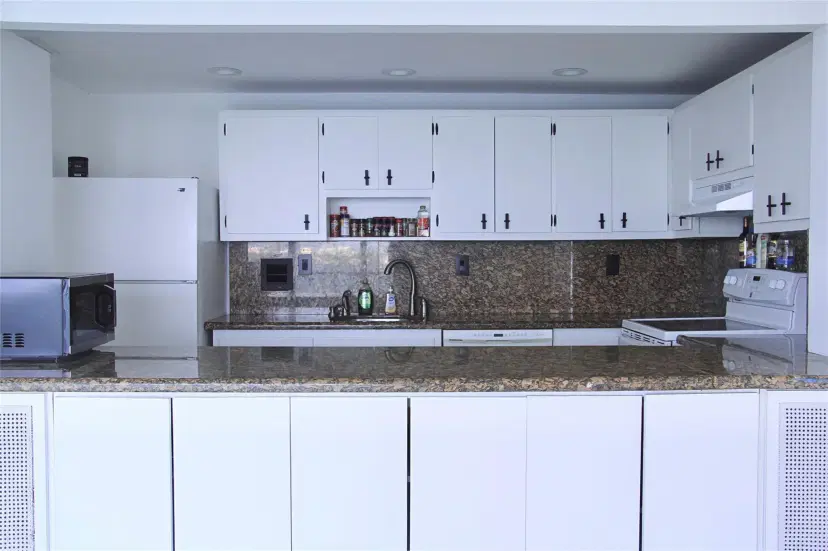 Picture of 11111 Biscayne Blvd 1901, Miami FL 33181