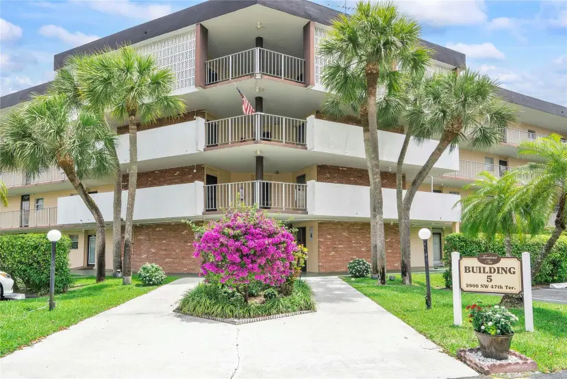 Picture of 2900 NW 47Th Ter 303B, Lauderdale Lakes FL 33313