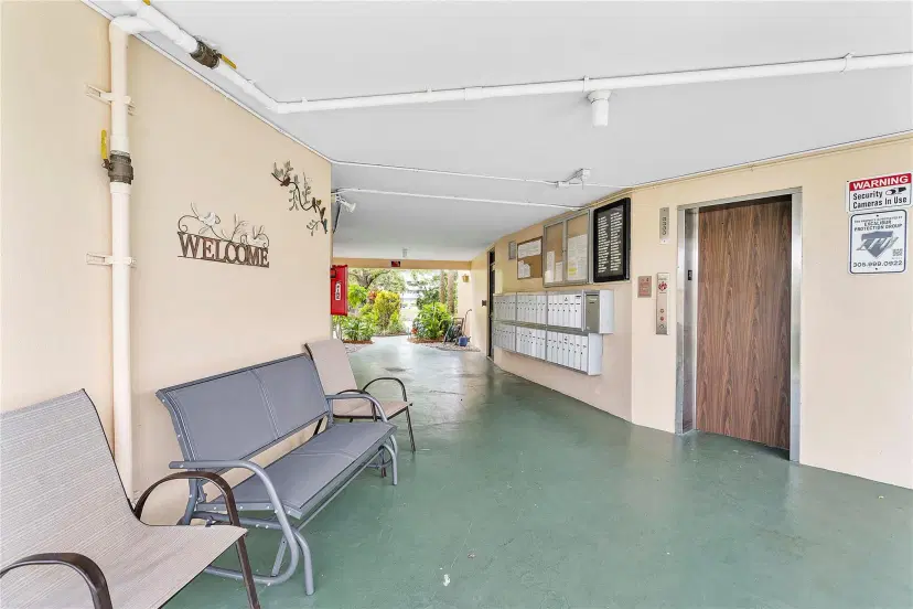 Picture of 2900 NW 47Th Ter 303B, Lauderdale Lakes FL 33313