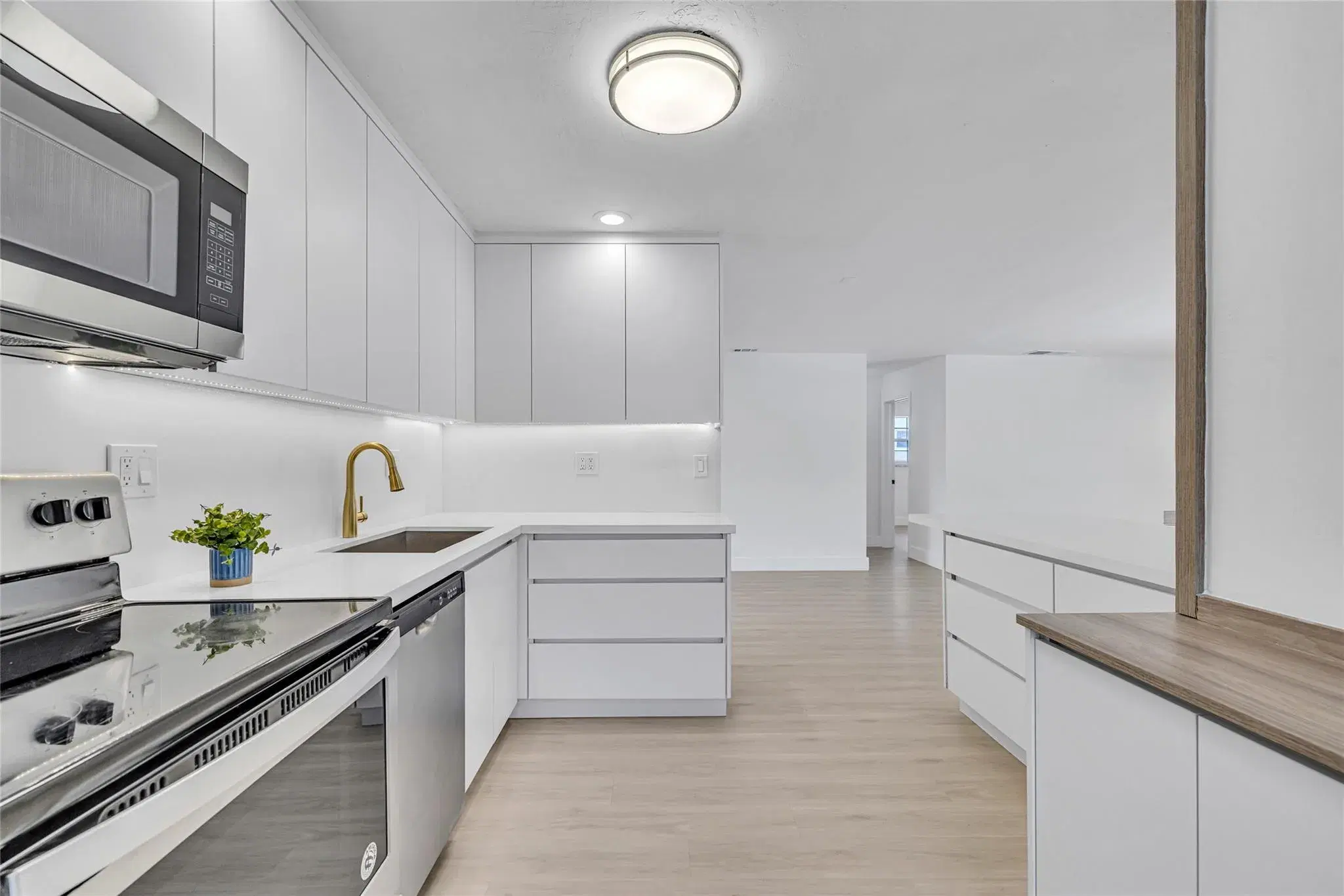 Picture of 2120 NW 82Nd Way, Sunrise, FL 33322
