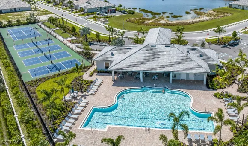 Picture of 1112 Rolling Brook Ln, Naples, FL 34114