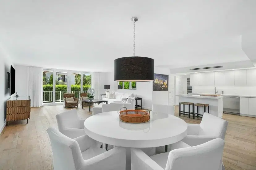 Picture of 100 Worth Avenue 220, Palm Beach FL 33480