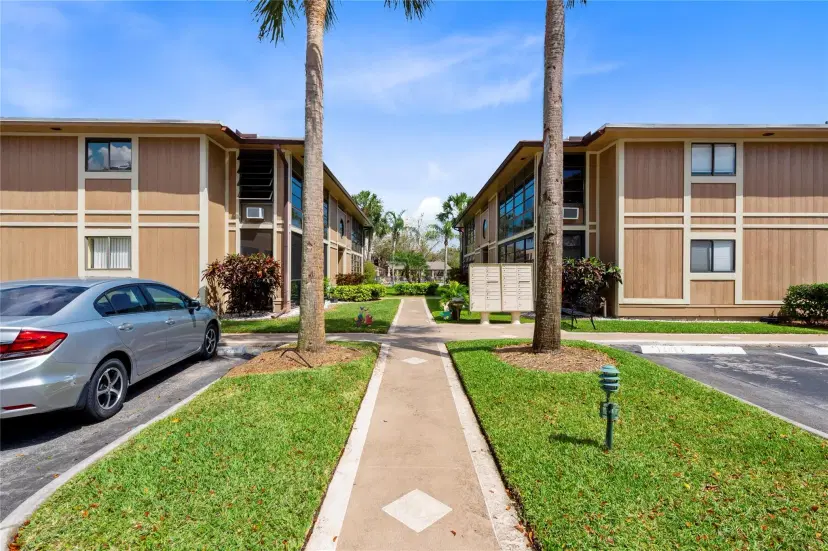 Picture of 7729 Ashmont Cir 112, Tamarac FL 33321