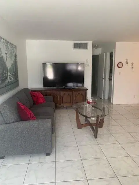 Picture of 409 B SW Natura Ave, Deerfield Beach FL 33441