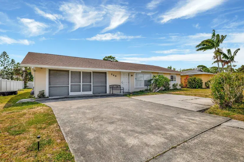Picture of 566 SE Floresta Drive, Port St Lucie FL 34983