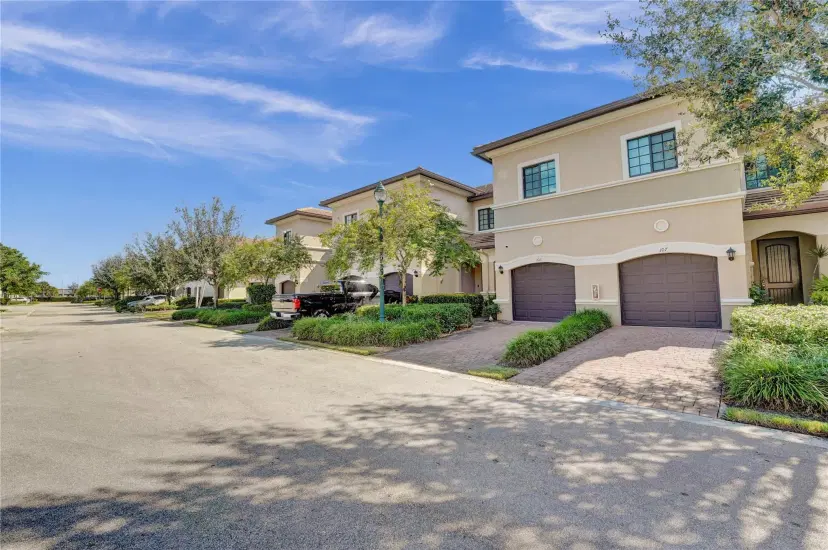 Picture of 4228 N Dixie Hwy 106, Oakland Park FL 33334