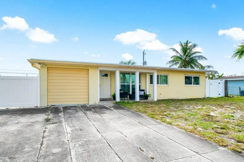 Picture of 814 S 10Th Street, Lantana FL 33462