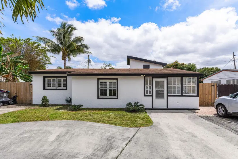 Picture of 4292 Winchester Ln Lane, West Palm Beach FL 33406