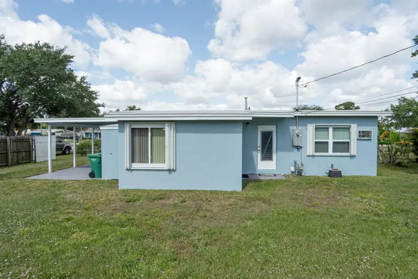 Picture of 435 SE Airoso Boulevard, Port St Lucie FL 34983