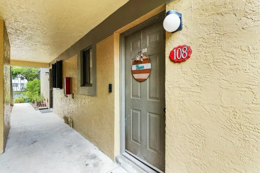Picture of 545 Trace Circle 108, Deerfield Beach FL 33441