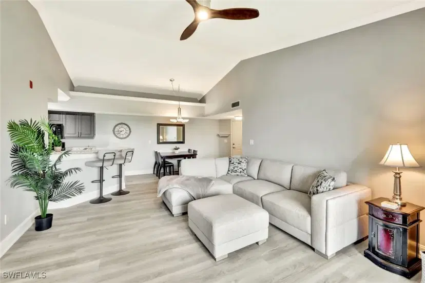 Picture of 13565 Eagle Ridge Dr 1122, Fort Myers FL 33912