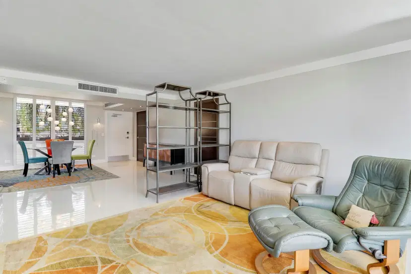 Picture of 134 Lakeshore Drive 213, North Palm Beach FL 33408