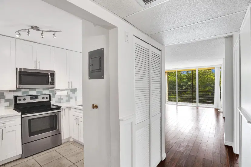 Picture of 105 Royal Park Drive 3D, Oakland Park FL 33309