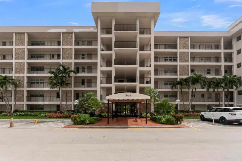 Picture of 3000 N Palm Aire Dr 601, Pompano Beach FL 33069